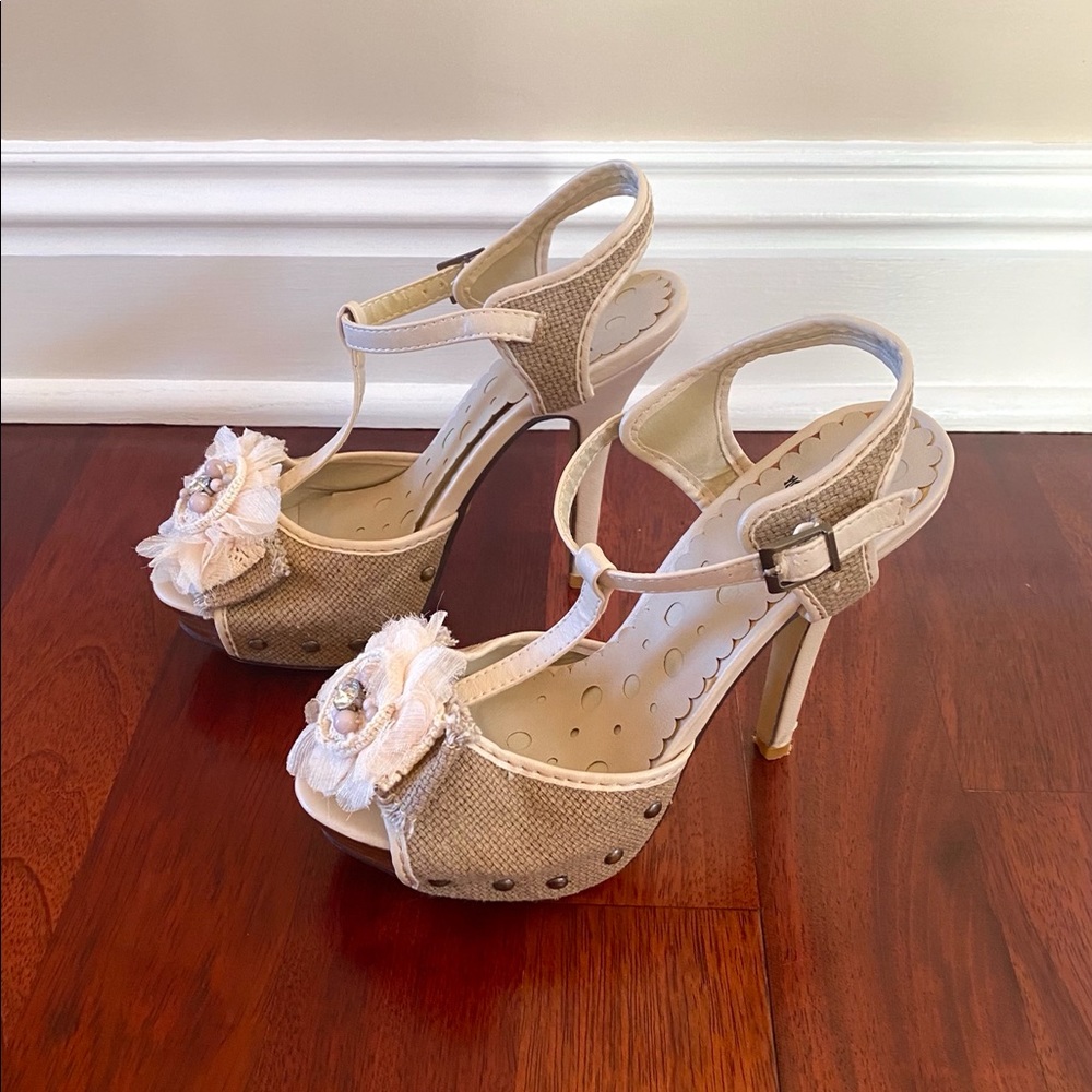 Not Rated Neutral Heel - Size 8